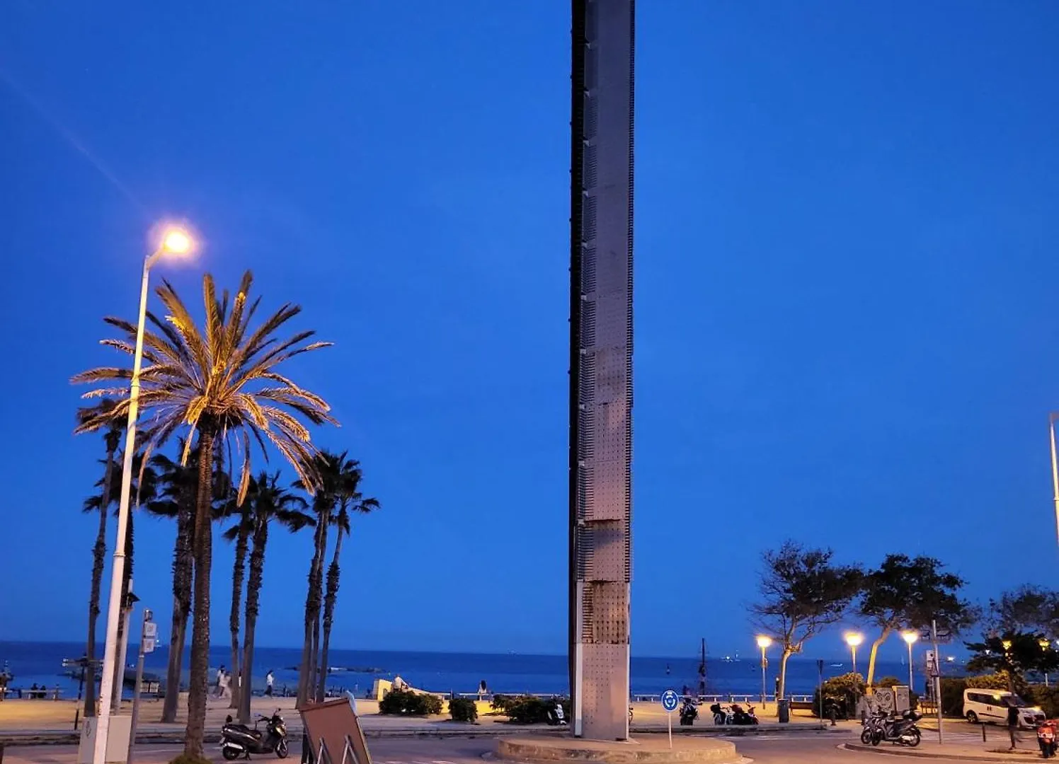 Stunning Flat For 6 People 3 Blocks From The Beach Plus Welcome Breakfast Barcelona