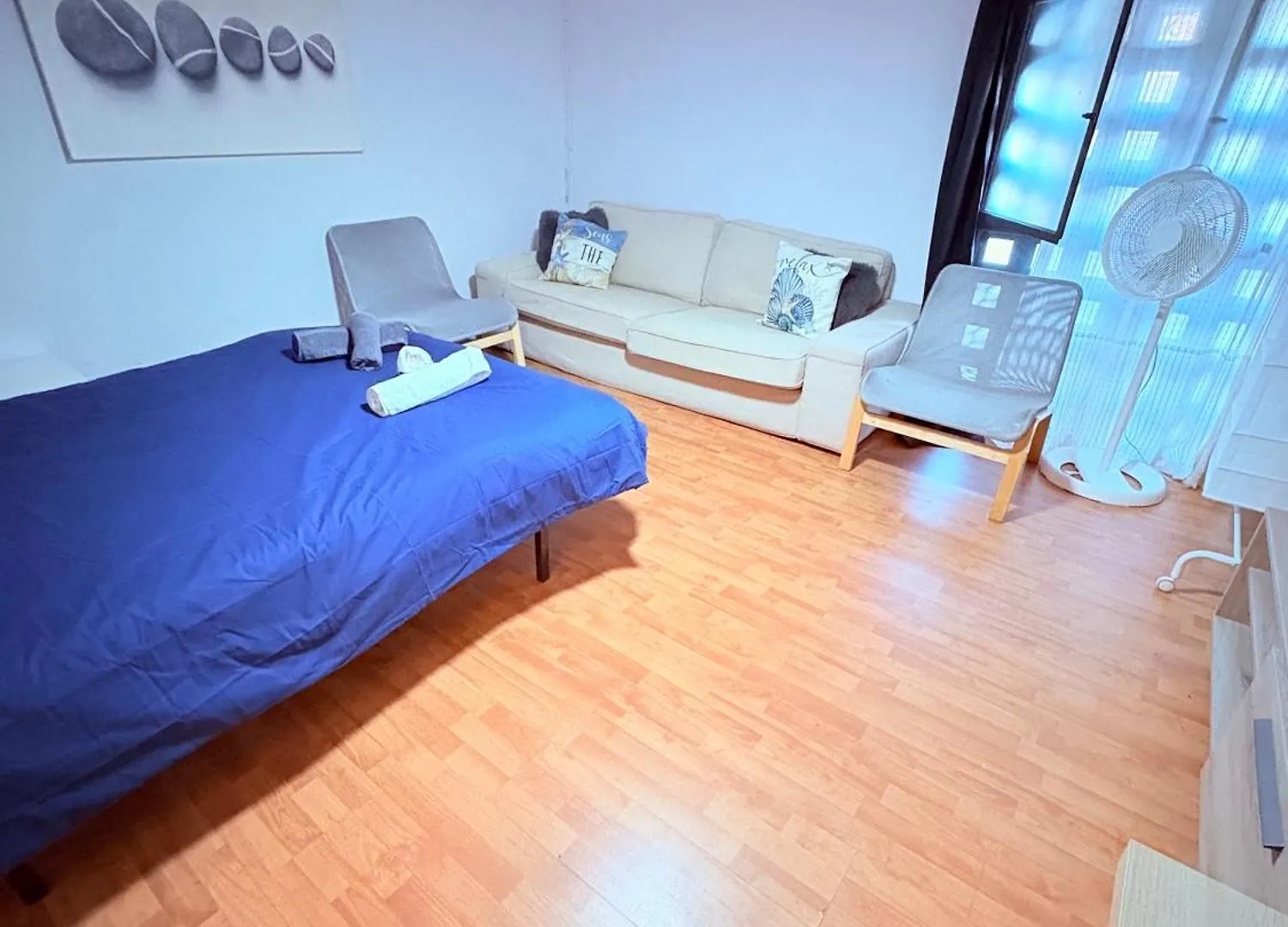 Stunning Flat For 6 People 3 Blocks From The Beach Plus Welcome Breakfast Barcelona Apartment