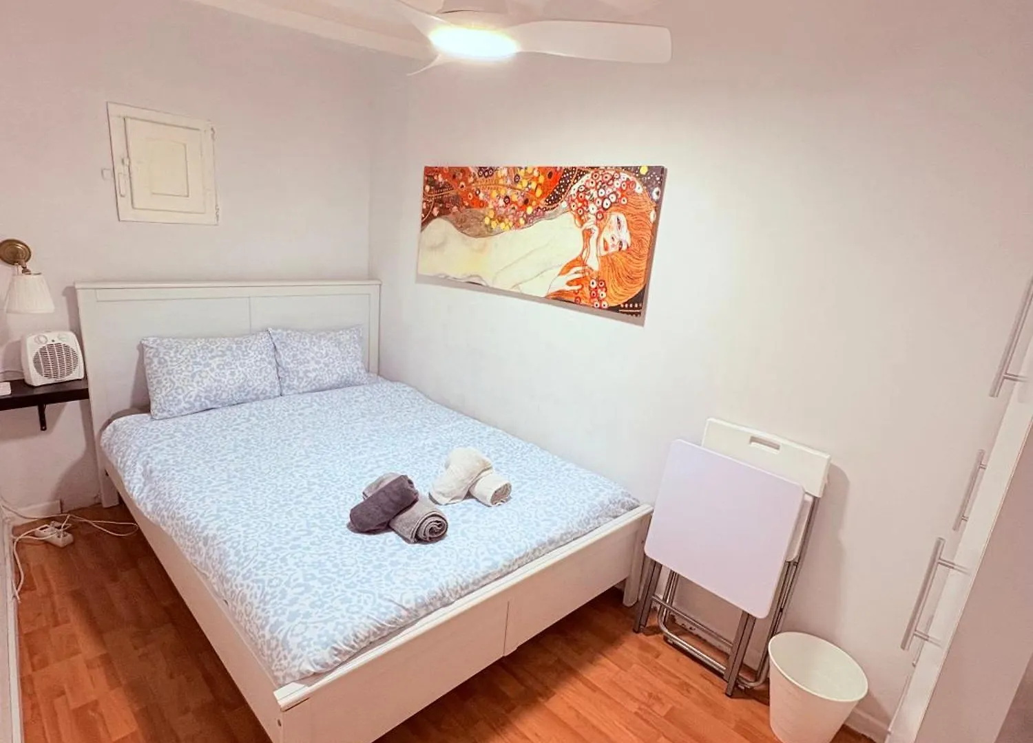 Stunning Flat For 6 People 3 Blocks From The Beach Plus Welcome Breakfast Barcelona