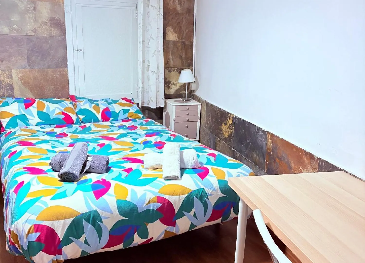 Stunning Flat For 6 People 3 Blocks From The Beach Plus Welcome Breakfast Barcelona 0*,