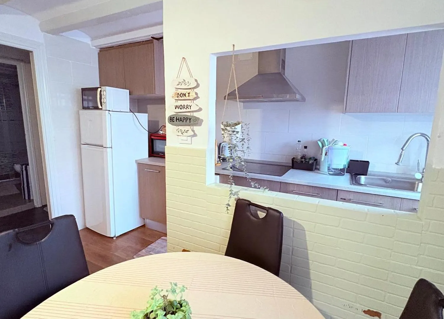 Stunning Flat For 6 People 3 Blocks From The Beach Plus Welcome Breakfast Barcelona Apartment